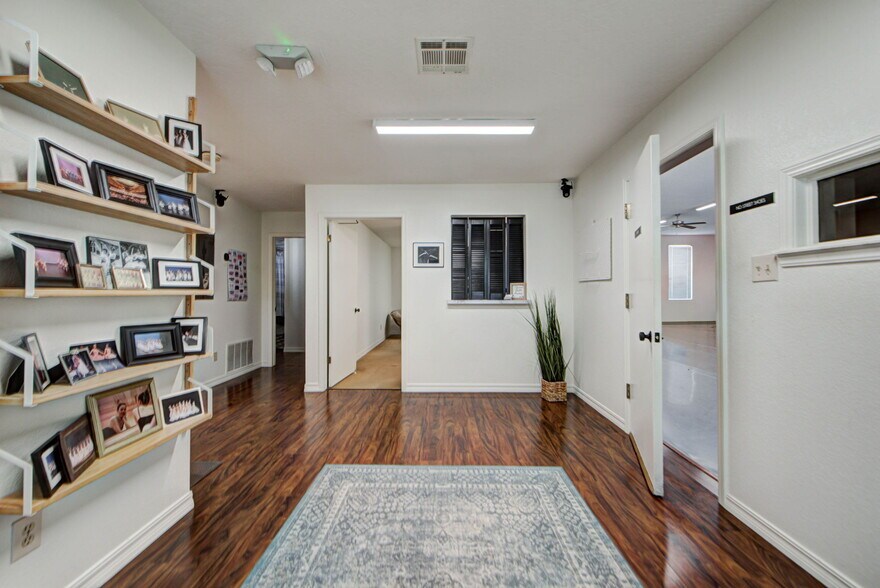 More Photos Of 2433 Wilcox Dr, Norman Freestanding For Lease