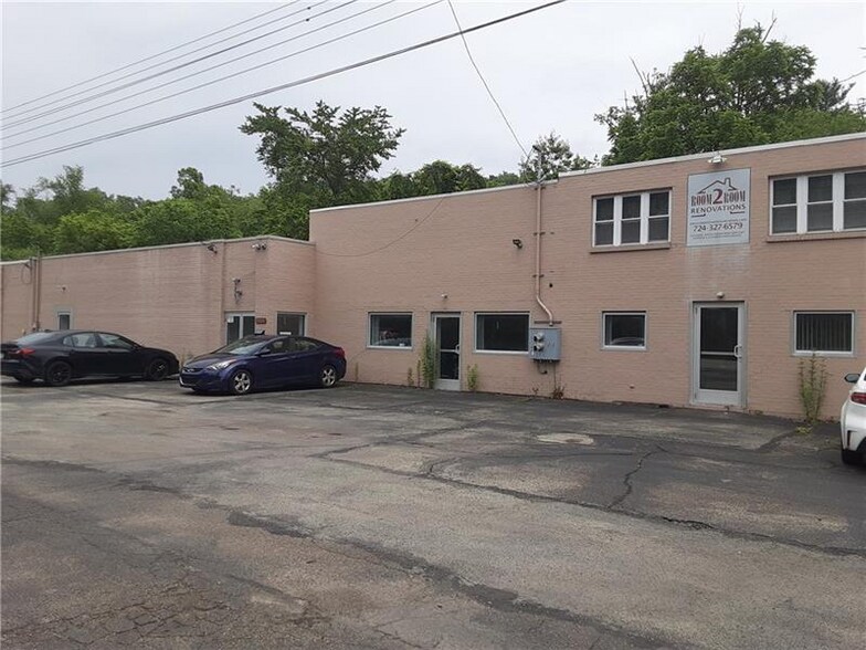 More Photos Of 2600-2604 Golden Mile Hwy, Plum Freestanding For Lease