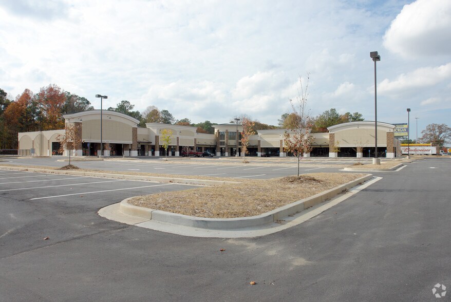 More Photos Of 745 Beaver Ruin Rd, Lilburn Unknown For Lease