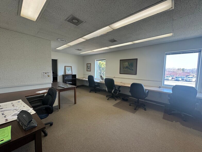 More Photos Of 3831 Reynolda Rd, Winston-Salem Light Distribution For Lease