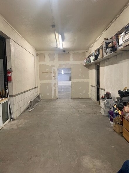 More Photos Of 1729 S Santee St, Los Angeles Warehouse For Lease