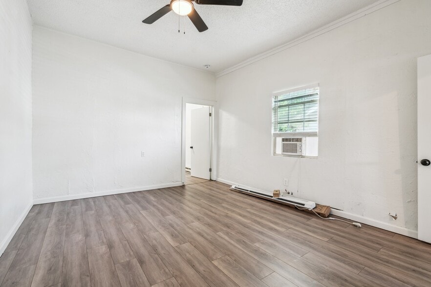 More Photos Of 2123 W Park Pl, Oklahoma City Specialty For Sale