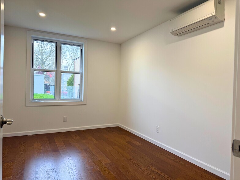 More Photos Of 189 Saint Marys Ave, Staten Island Apartments For Sale