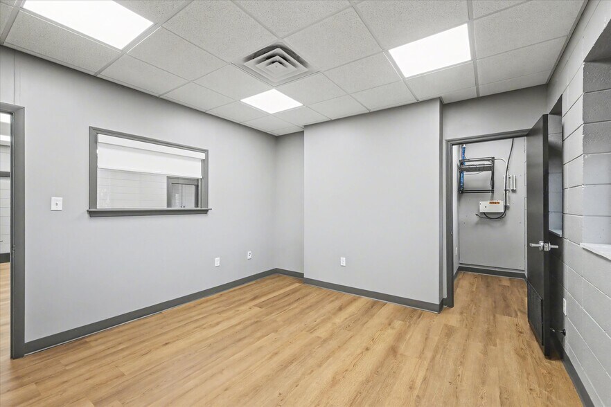 More Photos Of 369 Office Plaza Dr, Tallahassee Office For Lease
