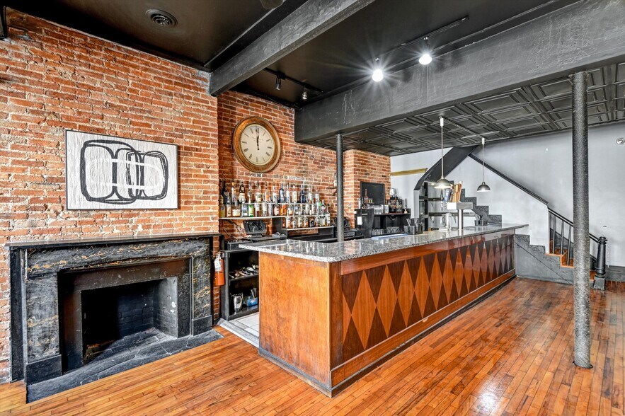 More Photos Of 15 E Centre St, Baltimore Bar For Sale