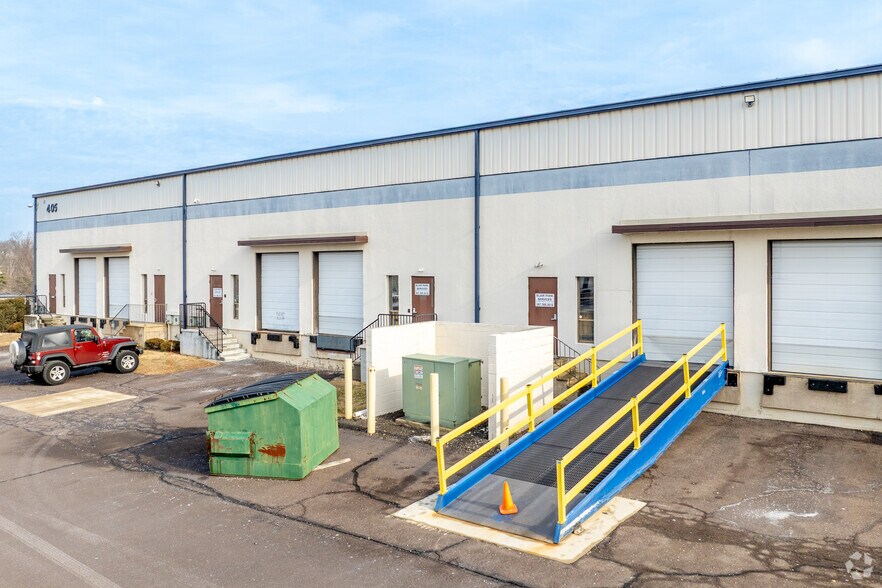 More Photos Of 405 Caredean Dr, Horsham Township Warehouse For Lease