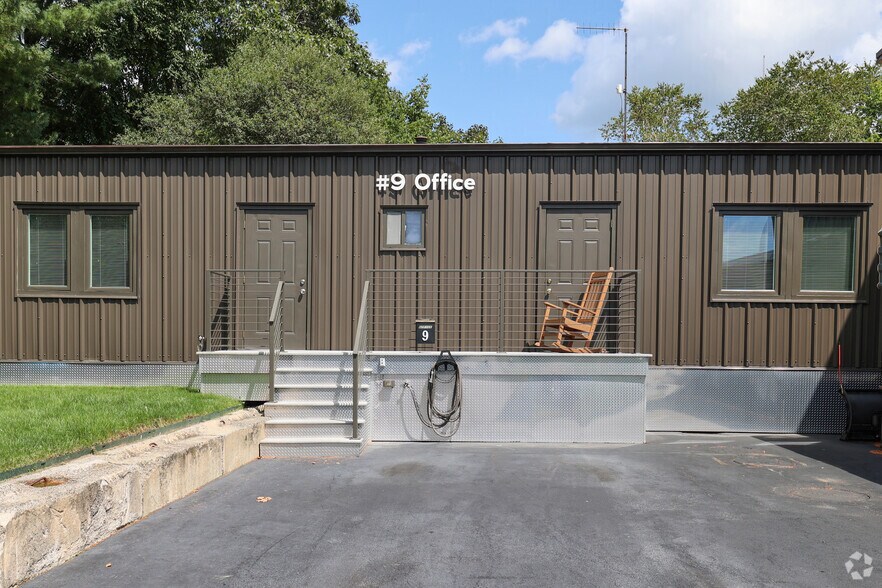 More Photos Of 27 Kondelin Rd, Gloucester Warehouse For Sale