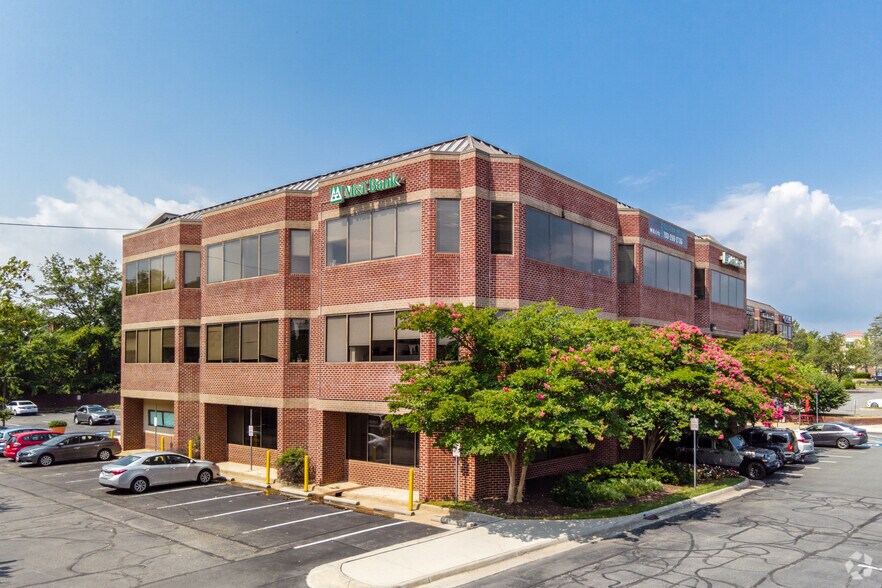 More Photos Of 1960 Gallows Rd, Vienna Office For Sale