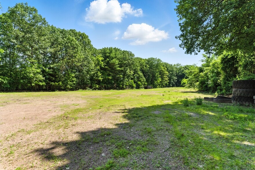 More Photos Of 15 Whipple St, Springfield Distribution For Sale