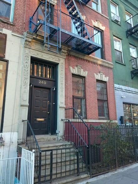 Primary Photo Of 249 E Houston St, New York Apartments For Lease