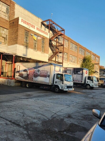 Primary Photo Of 3035 Richmond Ter, Staten Island Warehouse For Sale