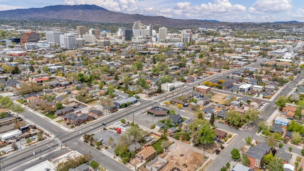 More Photos Of 700 S Wells Ave, Reno Fast Food For Lease