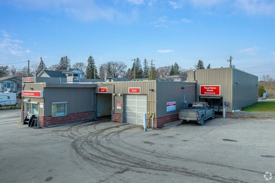 More Photos Of 2404 68th Ave SE, Calgary Service Station For Sale