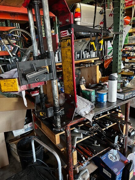 More Photos Of 11841 Washington Blvd, Whittier Auto Repair For Lease
