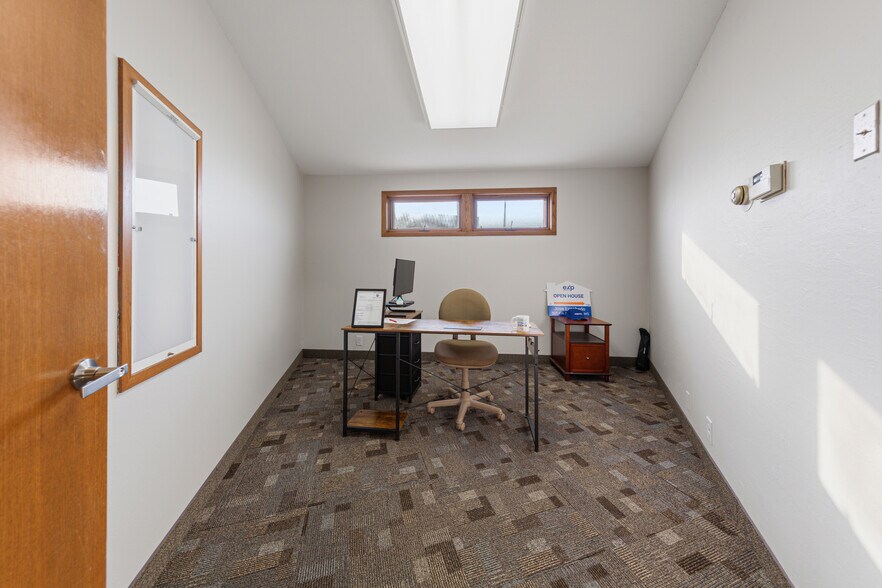 More Photos Of 152 E Pearl St, Owatonna Office For Sale