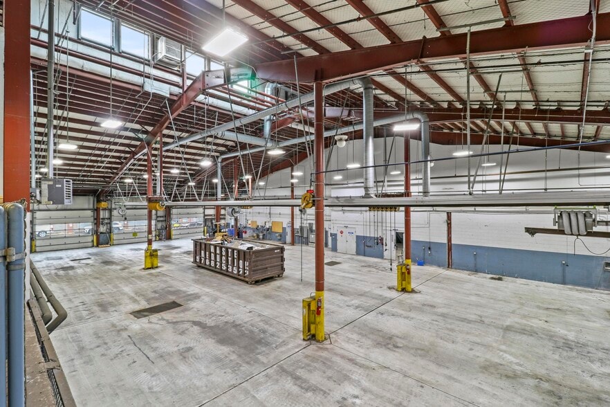 More Photos Of 315 Northampton St, Kingston Industrial For Sale