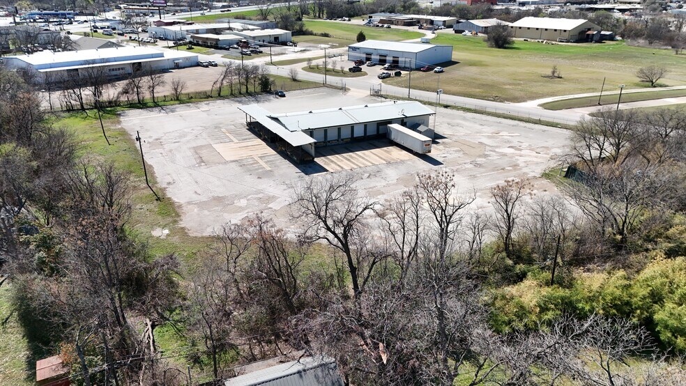 More Photos Of 3230 Clay Ave, Waco Industrial For Sale