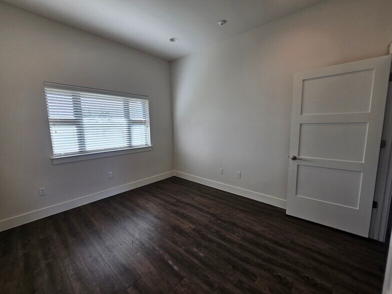 More Photos Of 230 Klattenhoff Ln, Hutto Office For Lease