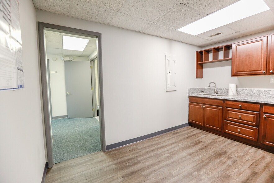 More Photos Of 11835 Canon Blvd, Newport News Office For Lease