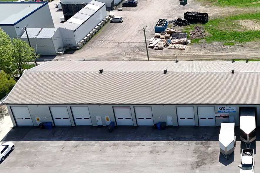 More Photos Of 855 Boul Joseph-Arthur, Joliette Service For Sale