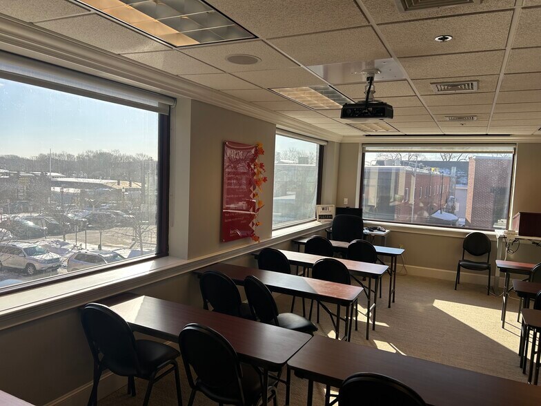 More Photos Of 180 Haven St, Reading Office For Lease