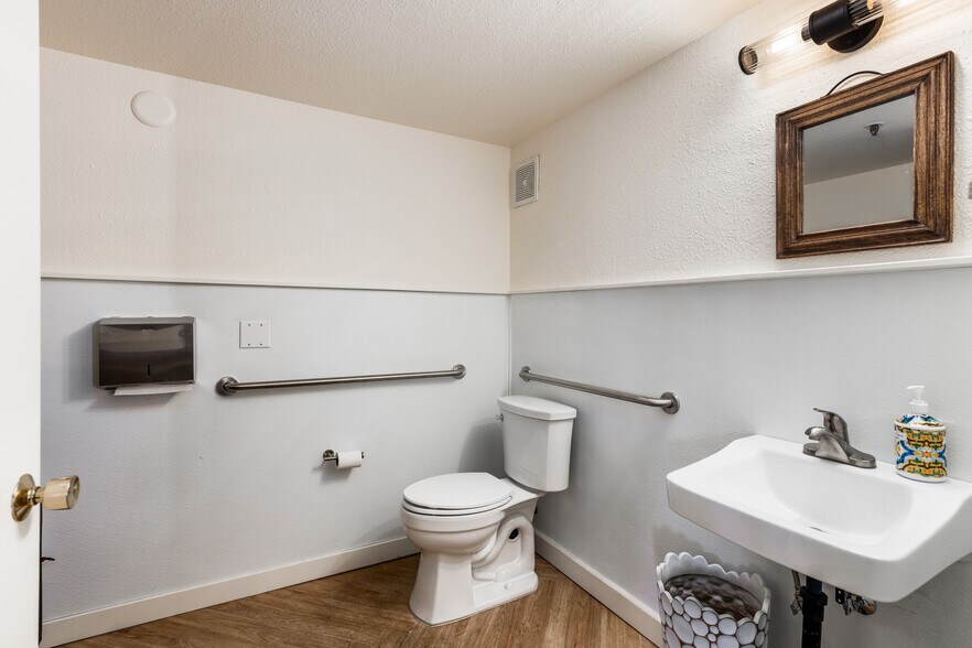 More Photos Of 1260-1278 Broadway, Sonoma Freestanding For Sale