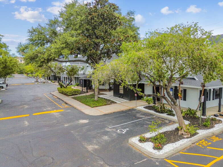 More Photos Of 300 E Bay Dr, Largo Office For Lease