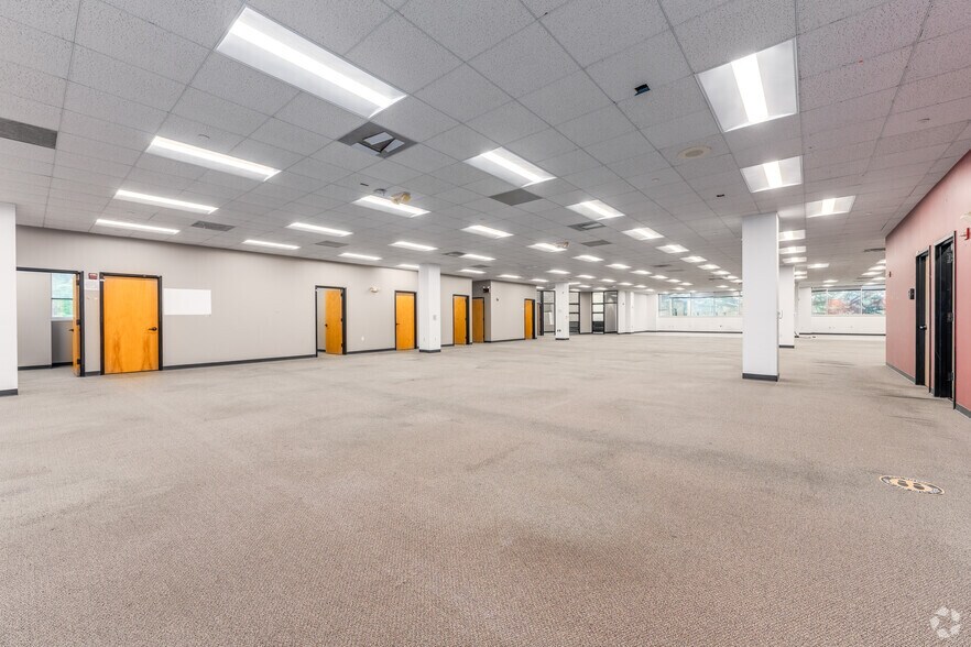 More Photos Of 201 Defense Hwy, Annapolis Office For Sale