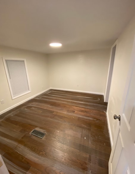 More Photos Of 128 Sandy Springs Ln, Lexington Manufactured Housing Mobile Home Park For Sale