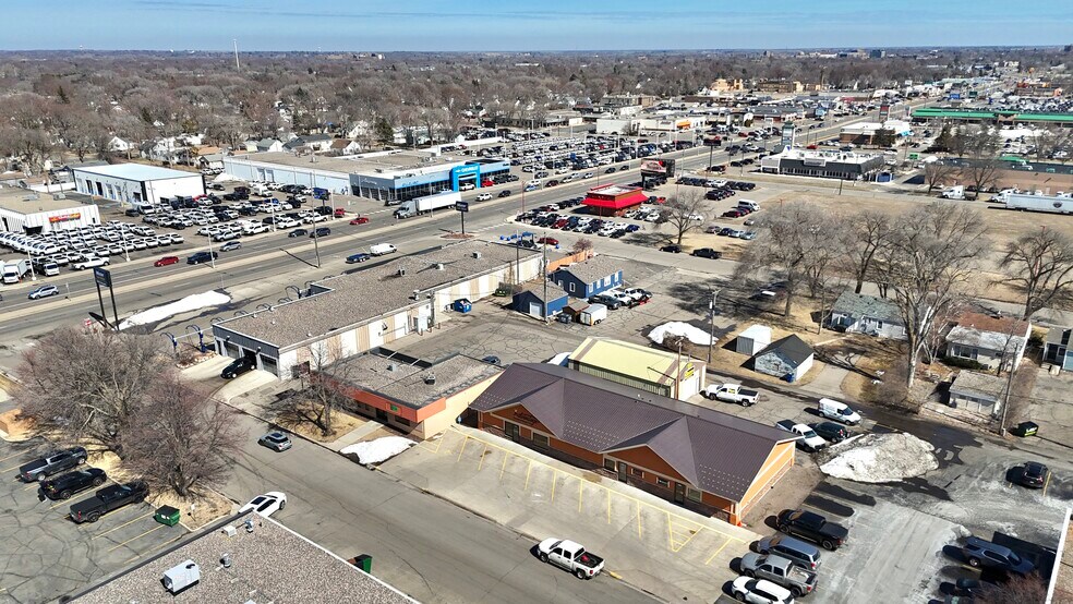 More Photos Of 20 S 32nd Ave S, Saint Cloud Office For Sale