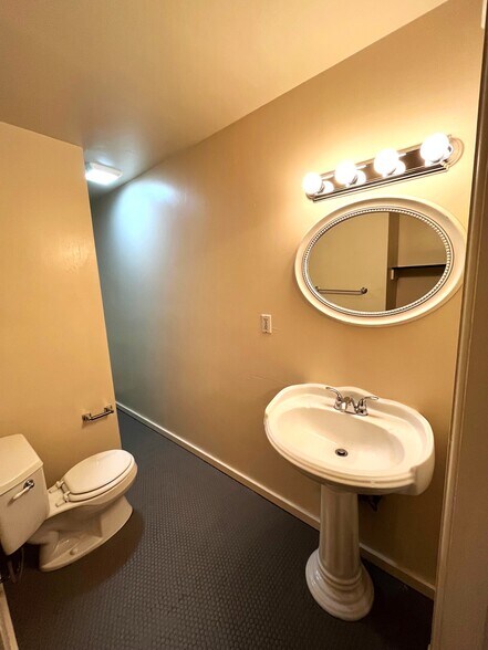 More Photos Of 1905 10th St, Sacramento Apartments For Sale