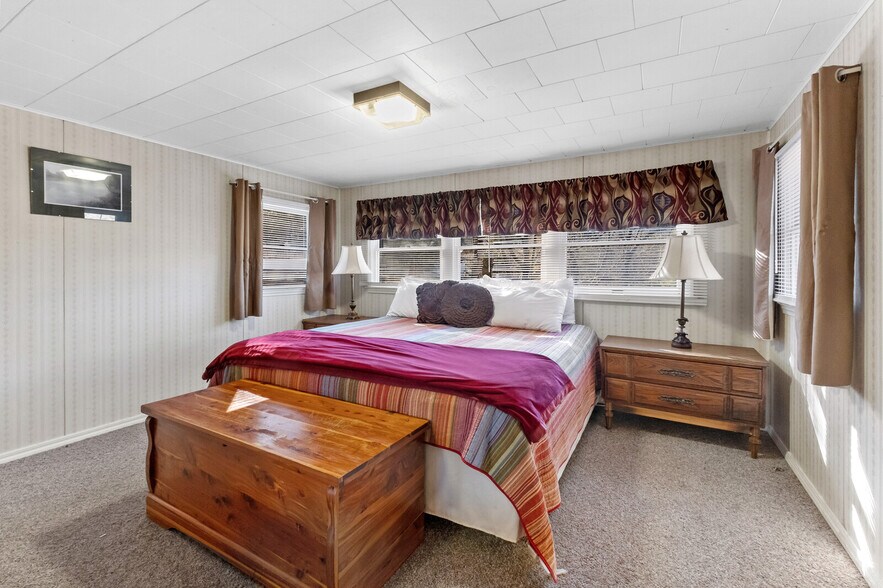 More Photos Of 7450 Highway 187, Eureka Springs Restaurant For Sale