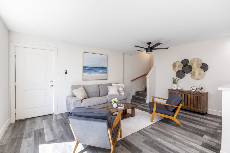 More Photos Of 2409 Cava Ct, Sacramento Apartments For Sale