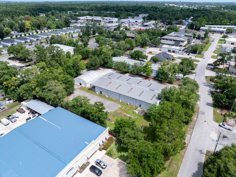 More Photos Of 9624 Sunbeam Center Dr, Jacksonville Warehouse For Sale