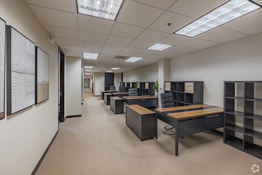 More Photos Of 40900 Woodward Ave, Bloomfield Hills Office For Lease