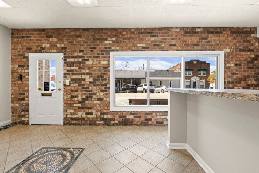 More Photos Of 150 N Steele St, Sanford Office For Sale