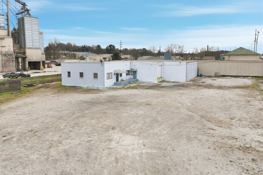 More Photos Of 476 Moreno Street St, Gainesville Distribution For Lease