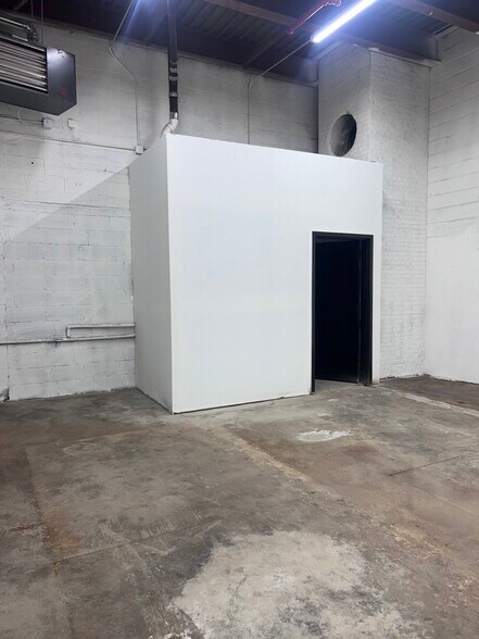 More Photos Of 23-53 Rome St, Newark Warehouse For Lease