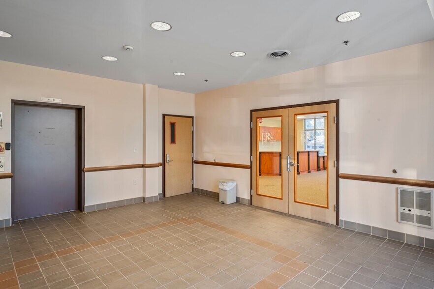 More Photos Of 46B Thomas Johnson Dr, Frederick Medical For Sale