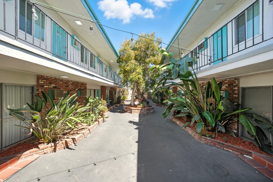 More Photos Of 24248 Crenshaw Blvd, Torrance Office For Sale