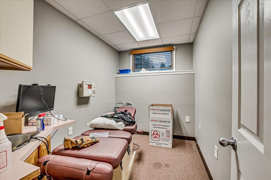 More Photos Of 72 Highway 27, Edison Medical For Sale
