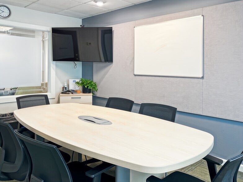 More Photos Of 1200 Pearl St, Boulder Coworking Space