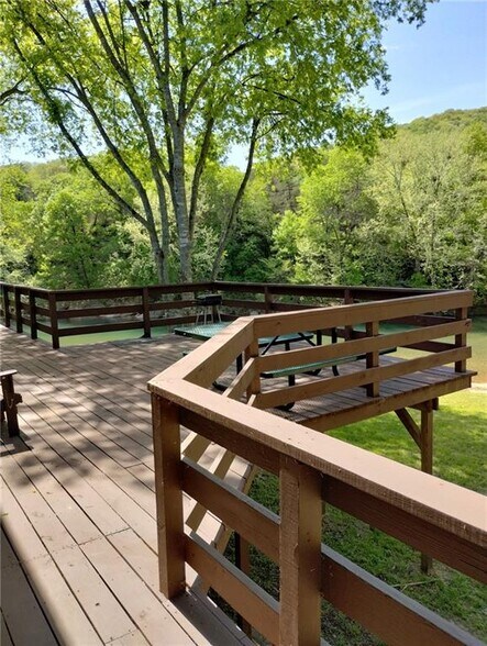 More Photos Of 23080 AR-5, Mountain View Specialty For Sale