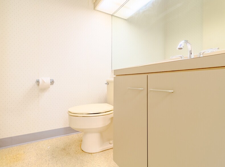 More Photos Of 346 Freeport Rd, New Kensington Medical For Lease