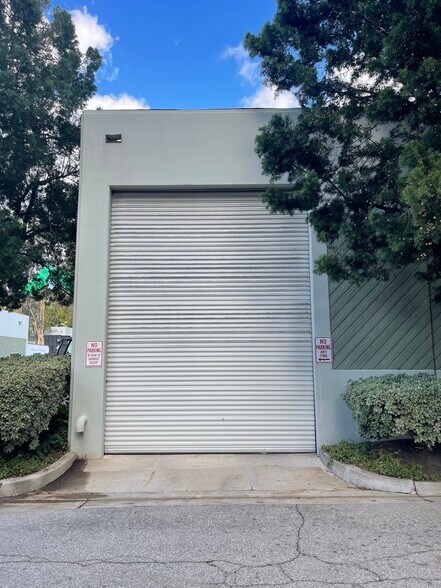 More Photos Of 31119 Via Colinas, Westlake Village Light Manufacturing For Sale