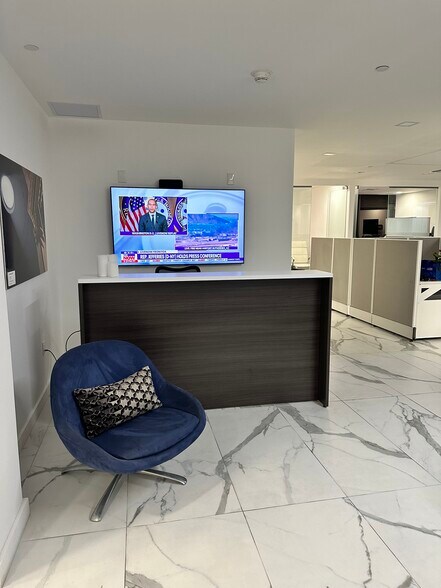 More Photos Of 800 Brickell Ave, Miami Office Residential For Lease