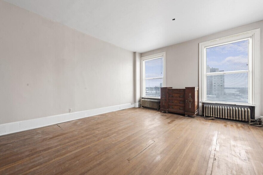 More Photos Of 8469 E Jefferson Ave, Detroit Office Residential For Sale