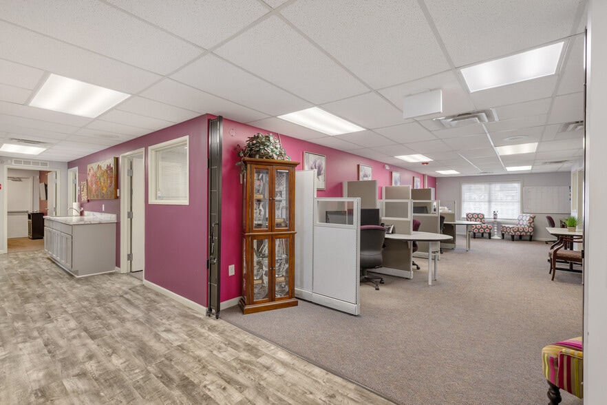 More Photos Of 5758 Cooley Lake Rd, Waterford Daycare Center For Sale