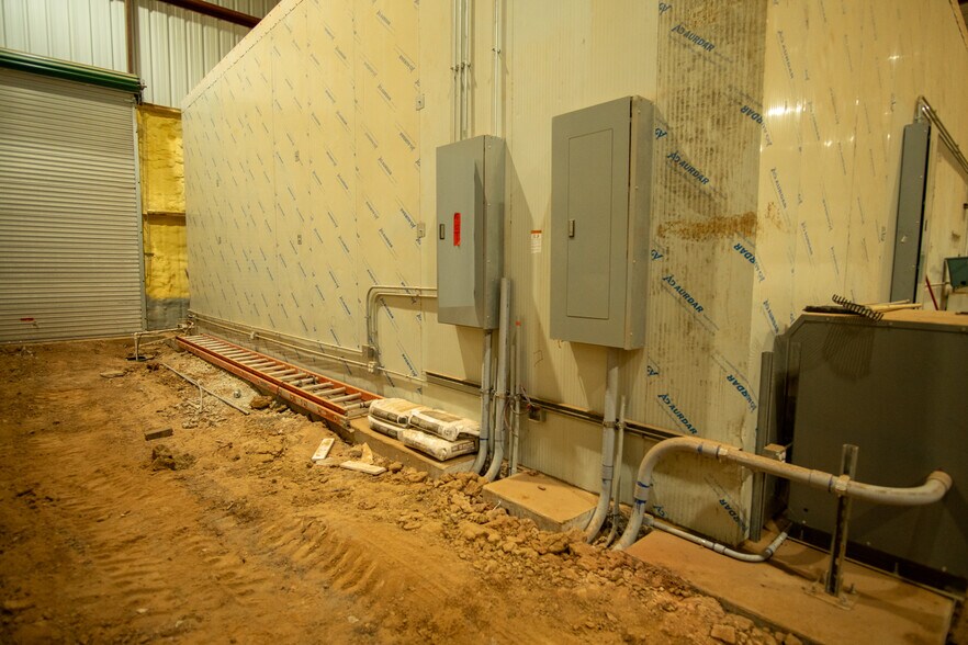 More Photos Of 103 N. Clarady, Wanette Industrial For Sale