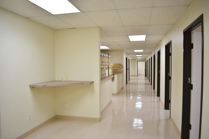 More Photos Of 2501 S Hill St, Los Angeles Office For Sale